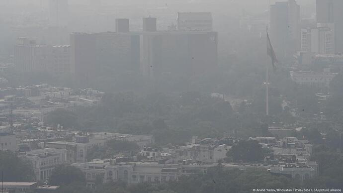 India: Diwali fireworks renew air pollution debate in Dehli